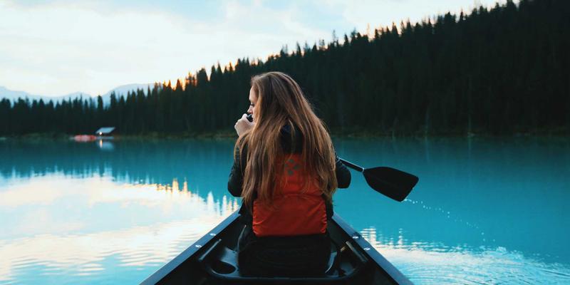 为焦虑型用户设计：基于Market Research与User800洞察的UX减压策略